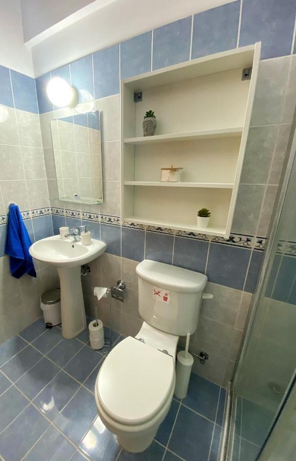 Cozy Poolside Apartment Paphos Kültér fotó