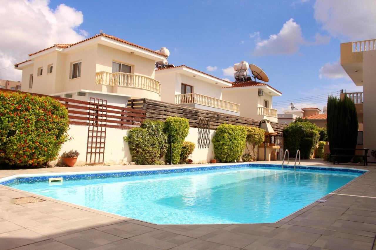Cozy Poolside Apartment Paphos Kültér fotó