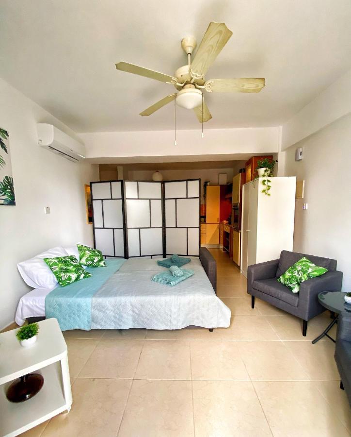 Cozy Poolside Apartment Paphos Kültér fotó
