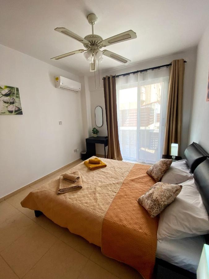 Cozy Poolside Apartment Paphos Kültér fotó