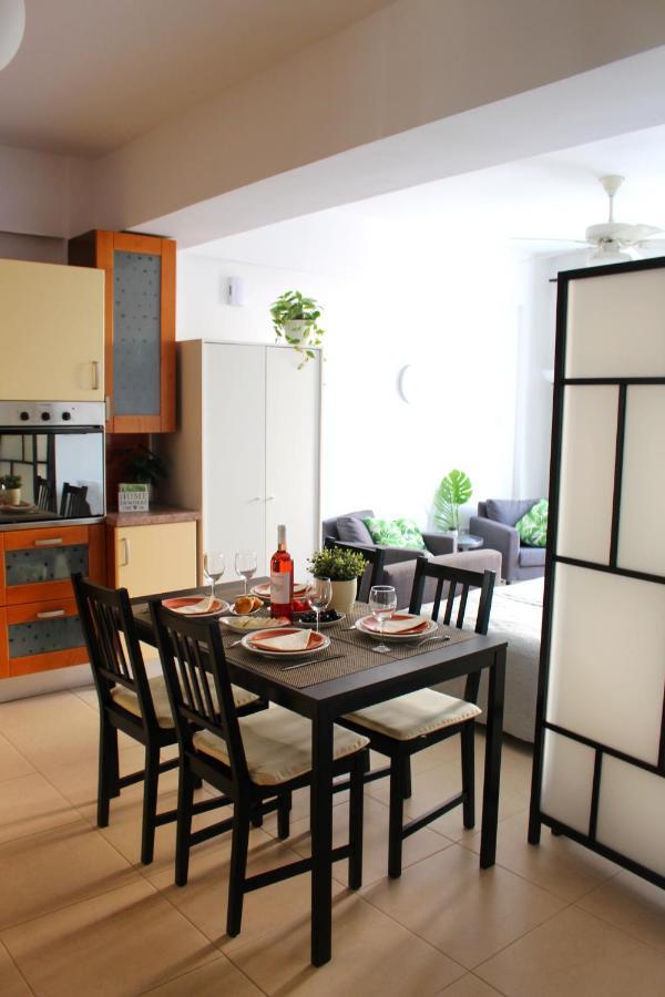 Cozy Poolside Apartment Paphos Kültér fotó
